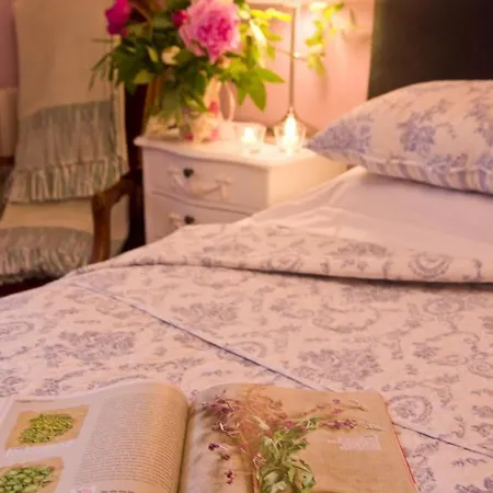 Le Cheval Blanc Couette-café 3*