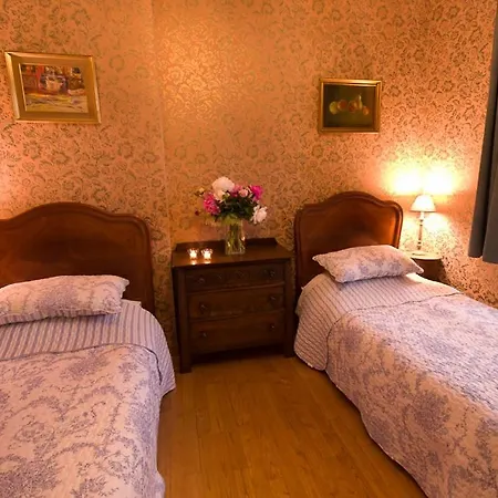 Le Cheval Blanc Couette-café 3*